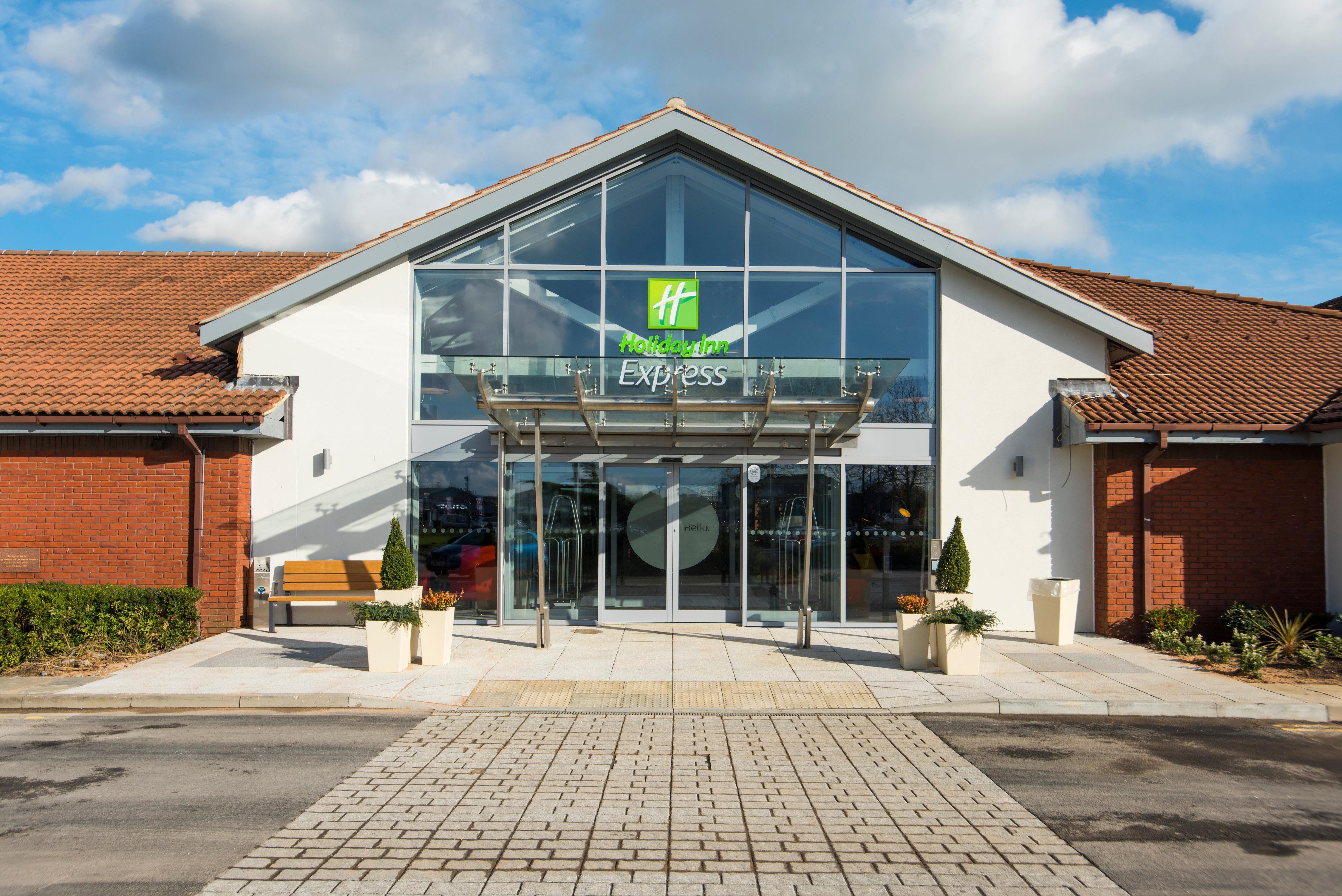 Holiday Inn Express Portsmouth - North By Ihg Εξωτερικό φωτογραφία