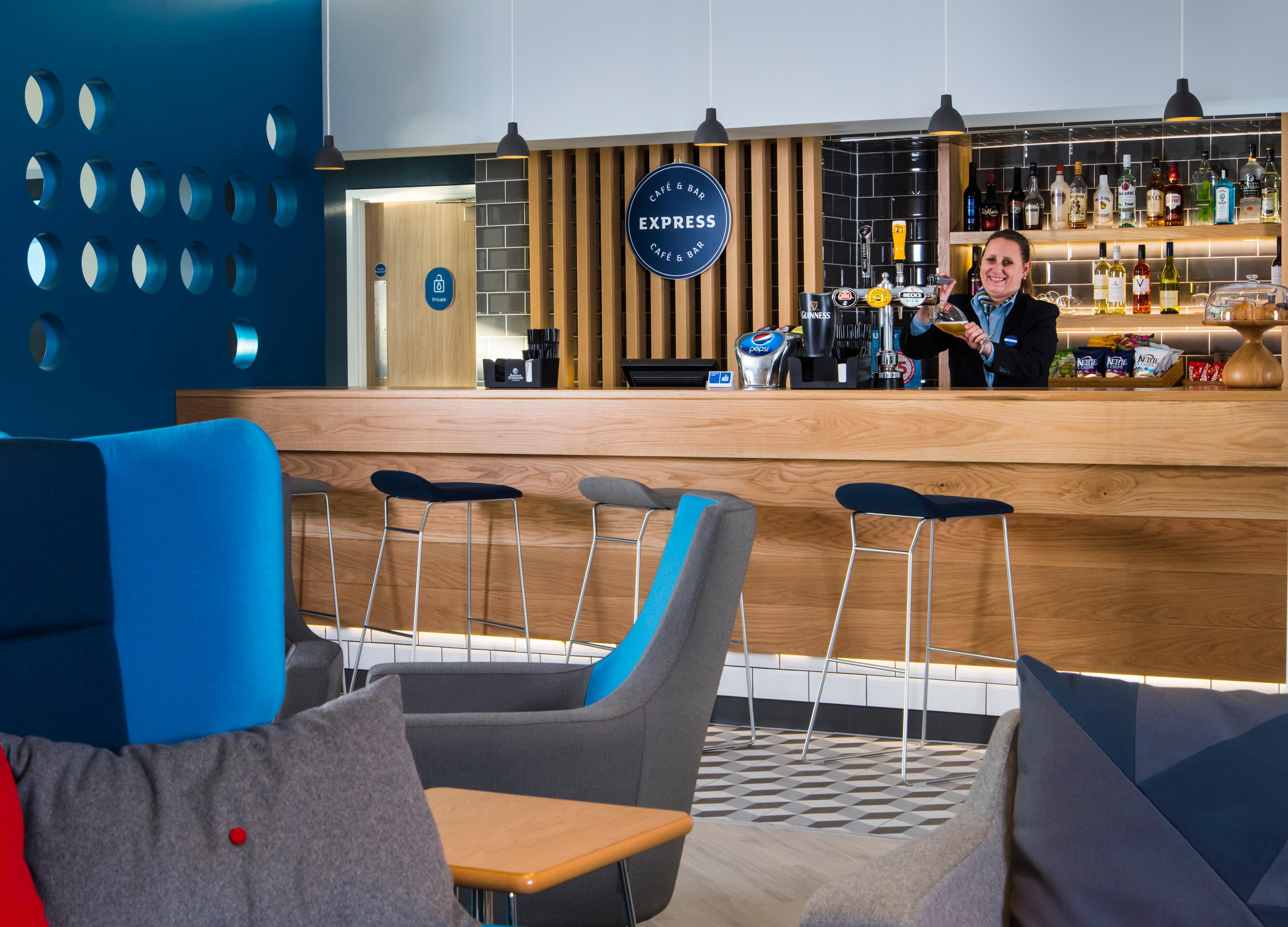 Holiday Inn Express Portsmouth - North By Ihg Εξωτερικό φωτογραφία