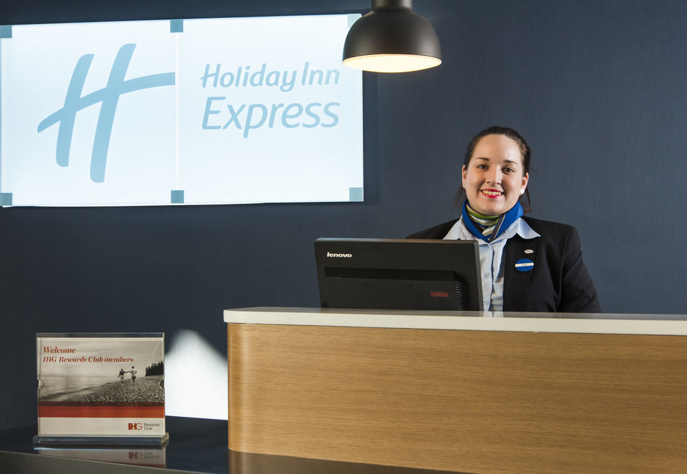 Holiday Inn Express Portsmouth - North By Ihg Εξωτερικό φωτογραφία